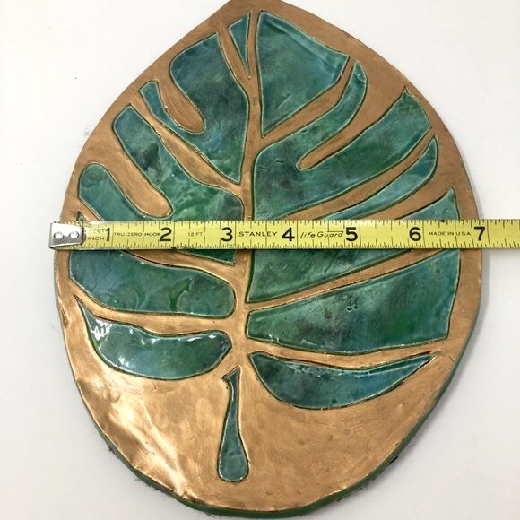 Handmade Ceramic Green and Gold Monstera Leaf Large Tray Coaster - Picture 15 of 16